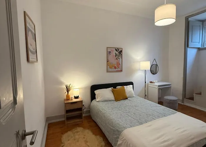 Warm & Welcoming T3 With Garden * Lissabon